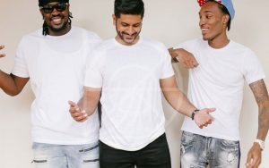 Dạng áo thun trắng phối đồ nên có